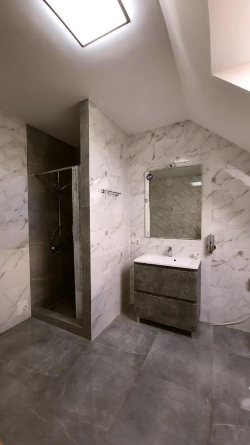 Uzhorod 3 Room Lovely House Екстериор снимка