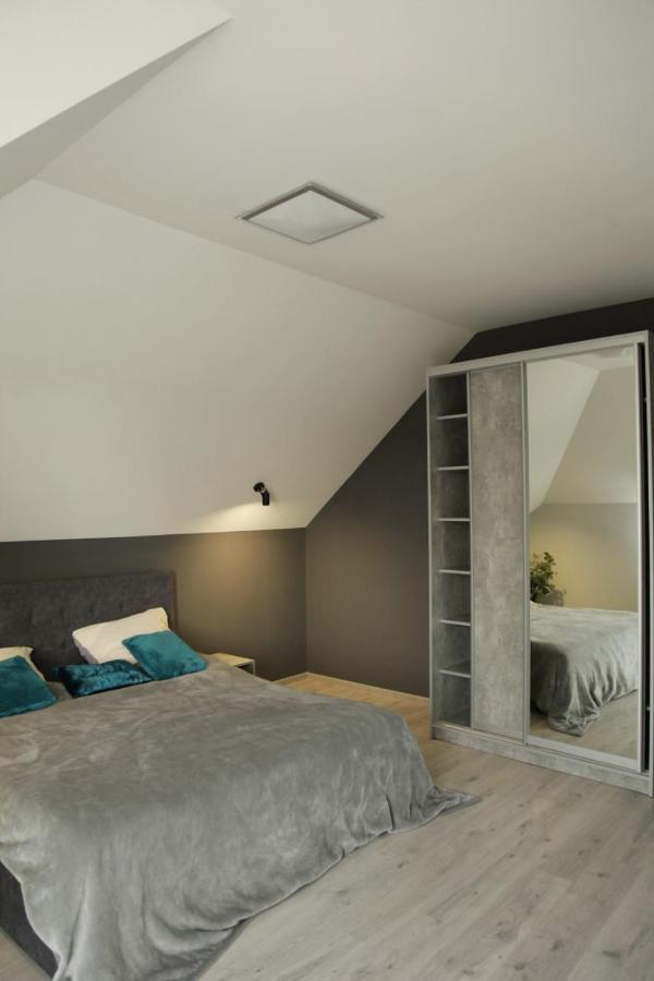 Uzhorod 3 Room Lovely House Екстериор снимка
