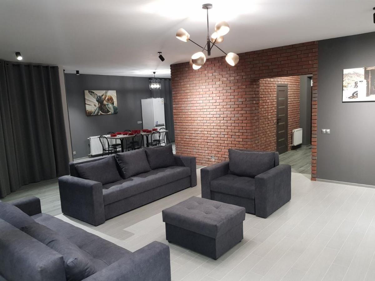 Uzhorod 3 Room Lovely House Екстериор снимка